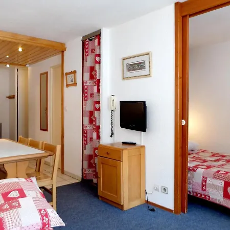 Apartment Skis Aux Pieds Avec Balcon, Cabine, Animal Accepte, Val Claret - Fr-1-502-511 *